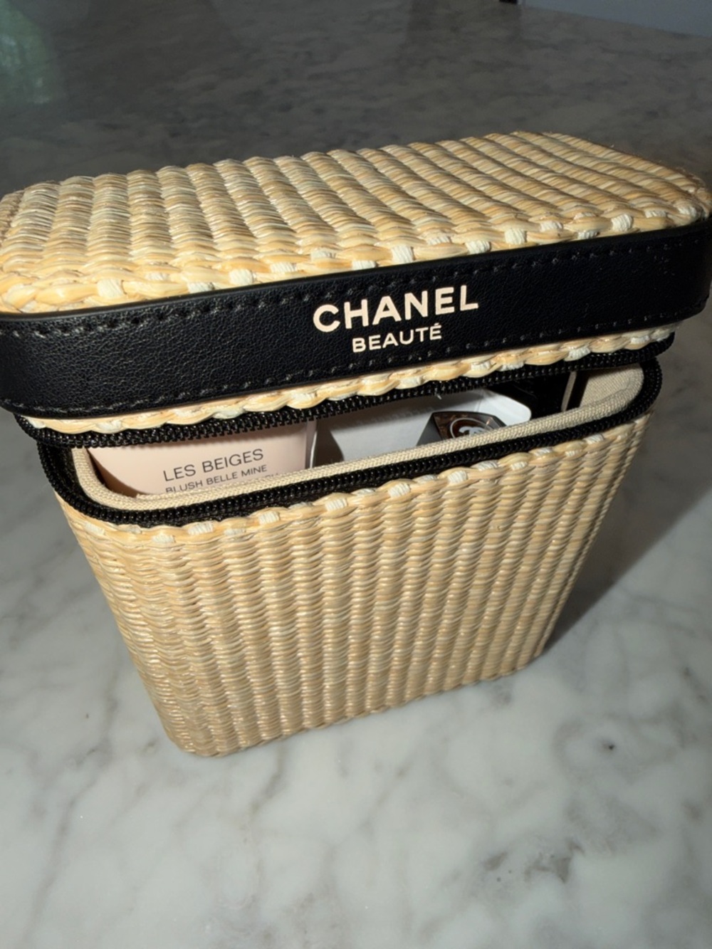 NEW CHANEL LIMITED EDITION Les Beiges Lipstick & Healthy Glow Balm in Beige Nude - Picture 2 of 10
